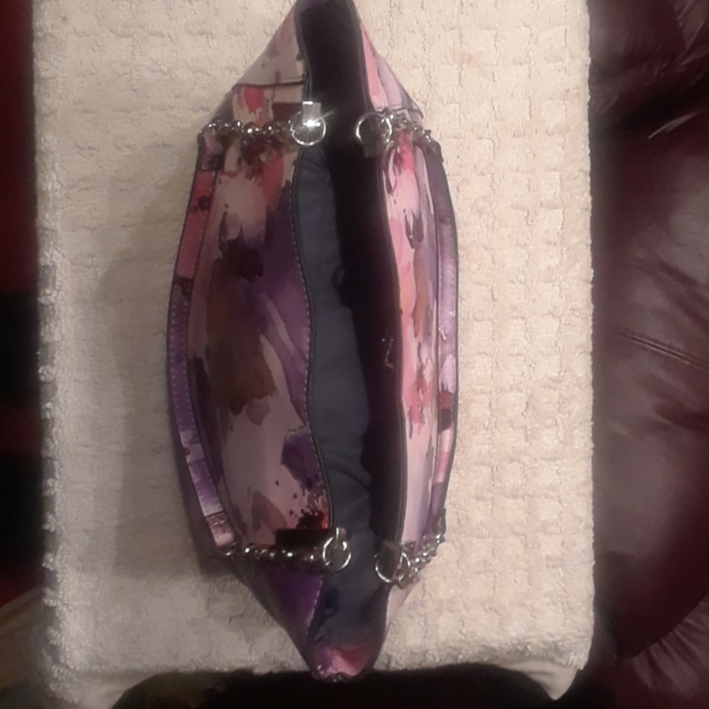 Handbag - Picture 2 of 2